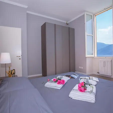 Sleeps 6 Air Con Menaggio